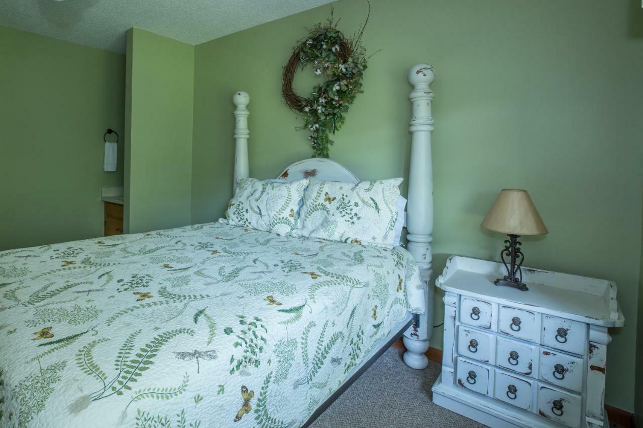Springmaid Mountain Lodge *